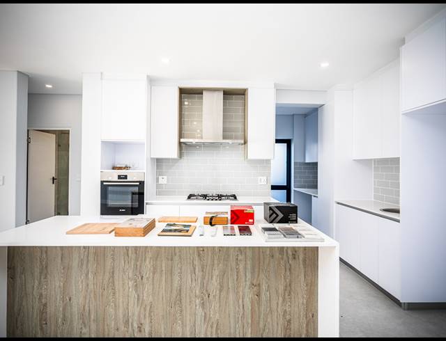 4 BEDROOM FREEHOLD FOR SALE IN SANDOWN
